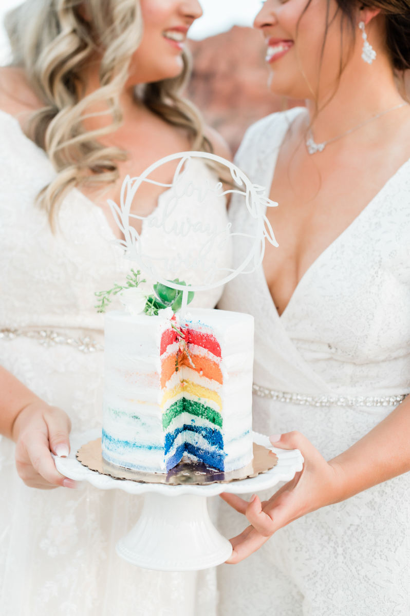 Find The Most Unique Wedding Cake Toppers For Your Special Day