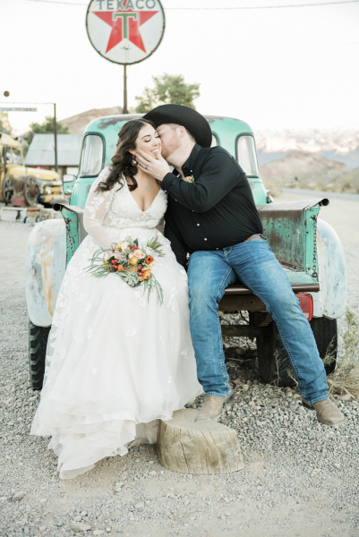 Rodeo inspired weddings in Vegas by Cactus Collective.