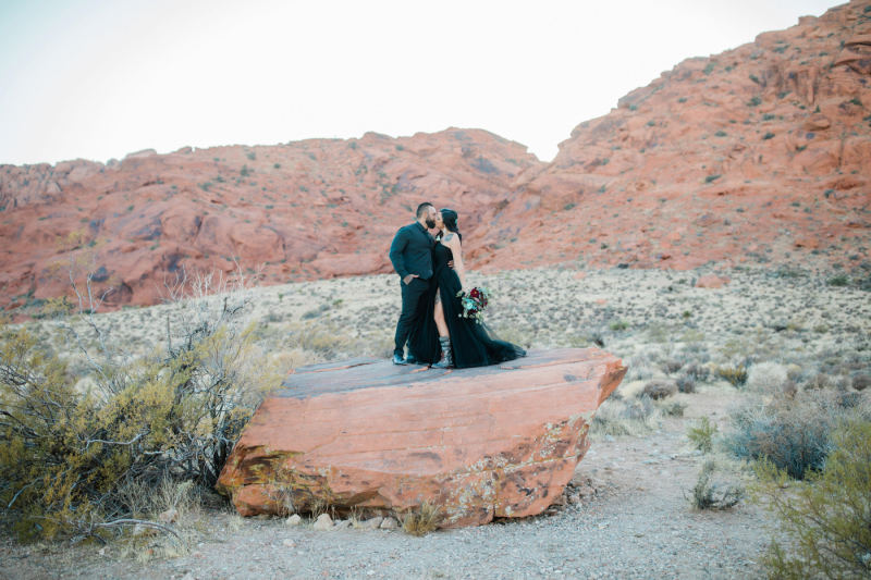 Alexis-Anthony-Real-Wedding-at-Ash-Spring-in-Red-Rock-Canyon09