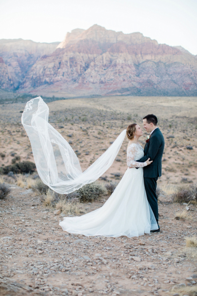Amber-Justin-Real-Wedding-at-Overlook-in-Red-Rock-Canyon-03