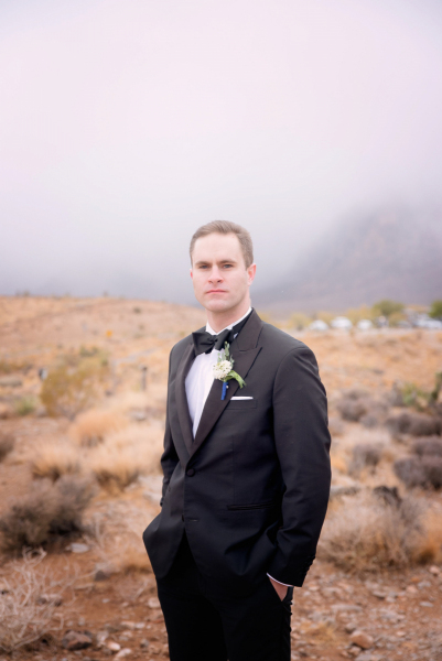 Amy-John-Real-Wedding-at-Overlook-in-Red-Rock-Canyon-01