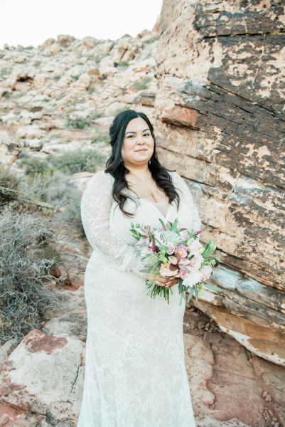 Angel-Alexis-Real-Wedding-at-Red-Rock-Canyon-Red-Spring-Boardwalk-06