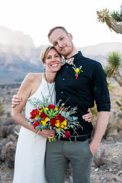 Erin-Dean-Real-Wedding-at-Red-Rock-Canyon-Overlook-07