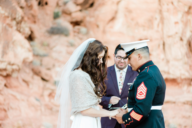 Cassie-Jeremias-Real-Wedding-at-Valley-Of-Fire-02