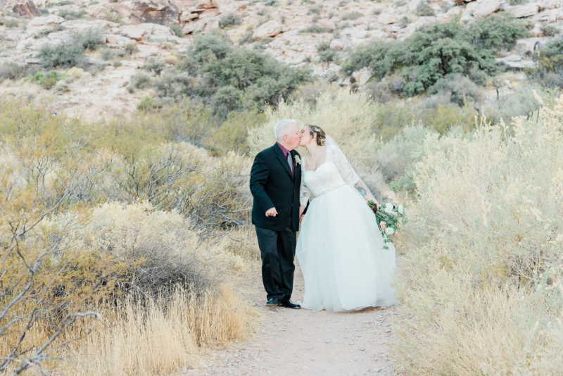 Chelsy-Ralph-Real-Wedding-at-Red-Spring-in-Red-Rock-Canyon-06