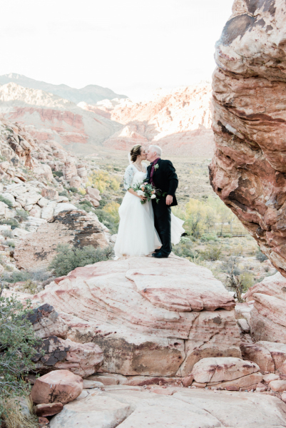 Chelsy-Ralph-Real-Wedding-at-Red-Spring-in-Red-Rock-Canyon-09
