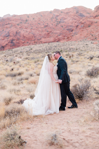 Ines-Dustin-Real-Wedding-at-Ash-Spring-in-Red-Rock-Canyon-04