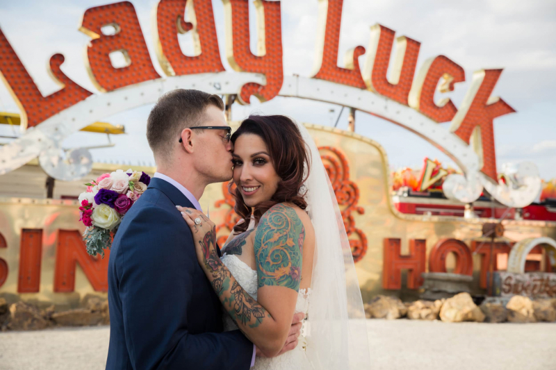 the-neon-museum-elopement-8769