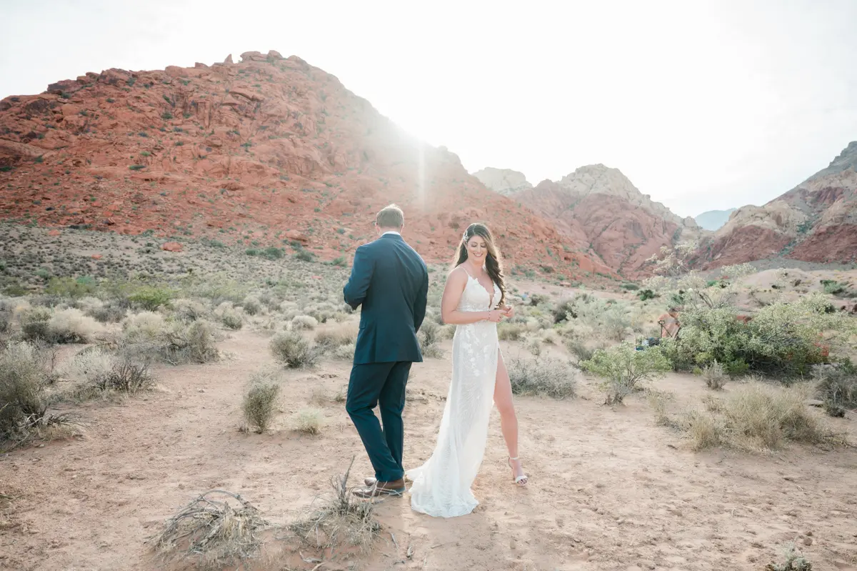 33 Must-Have Wedding Photos