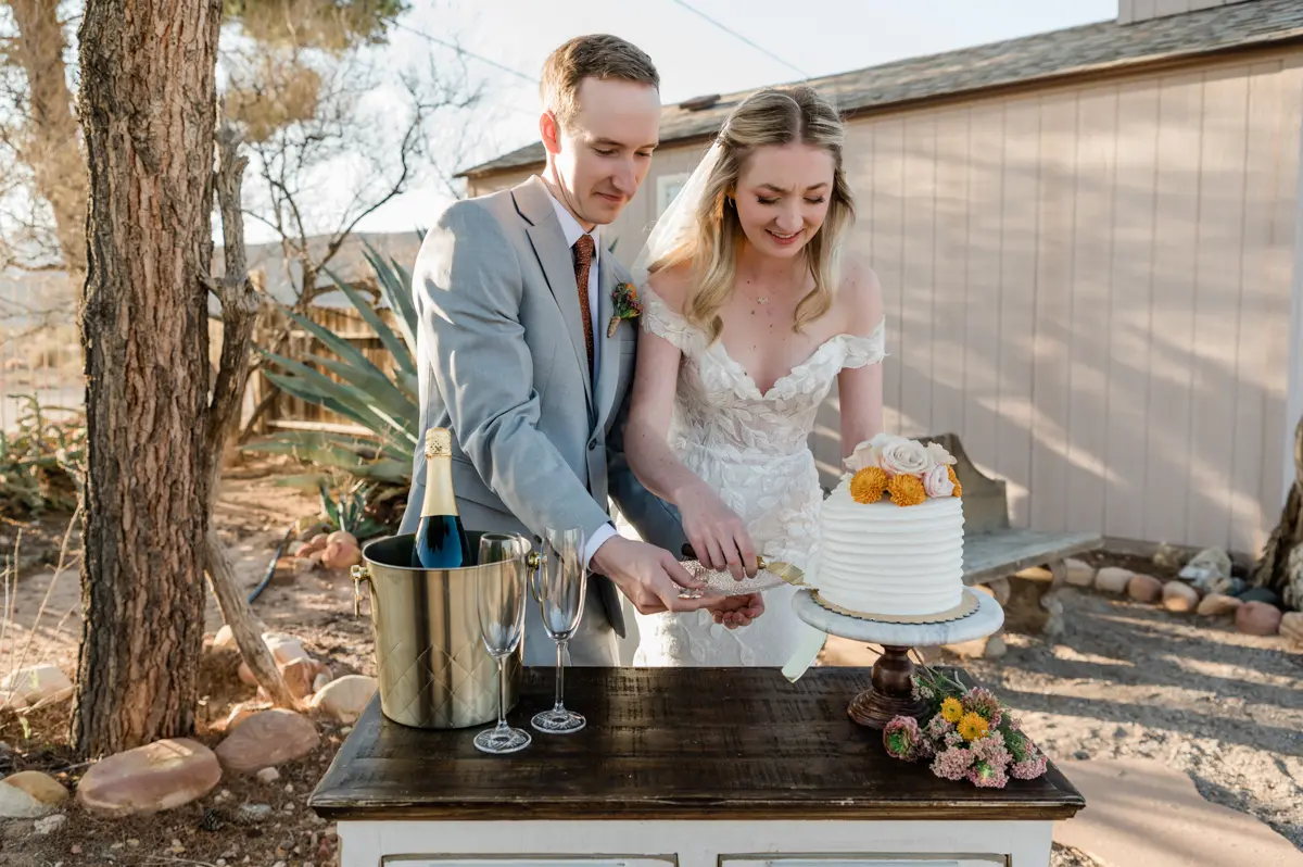 How To Plan a Minimalist Wedding and Save Big Bucks