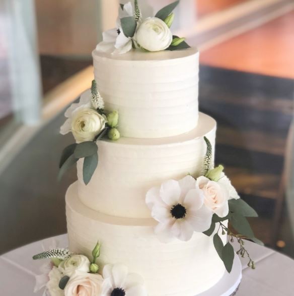 Four-Tier Decorated Wedding Cake - The Cake Box | Groupon