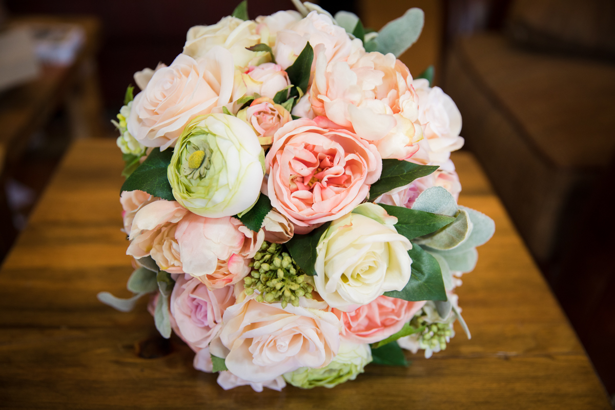 7 Ways to Preserve Your Floral Wedding Bouquet