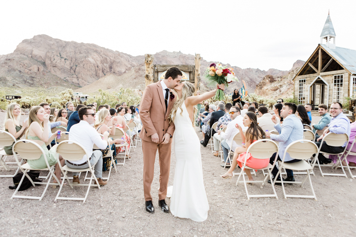 Your Guide to Eloping in Las Vegas from Canada, image size:1200x800